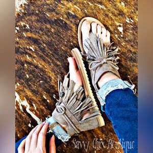 Taupe leather fringe sandals